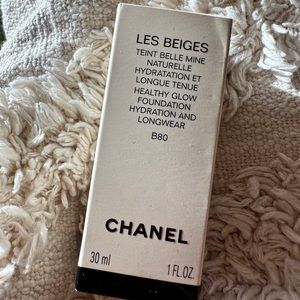 Chanel LES BEIGES foundation B80